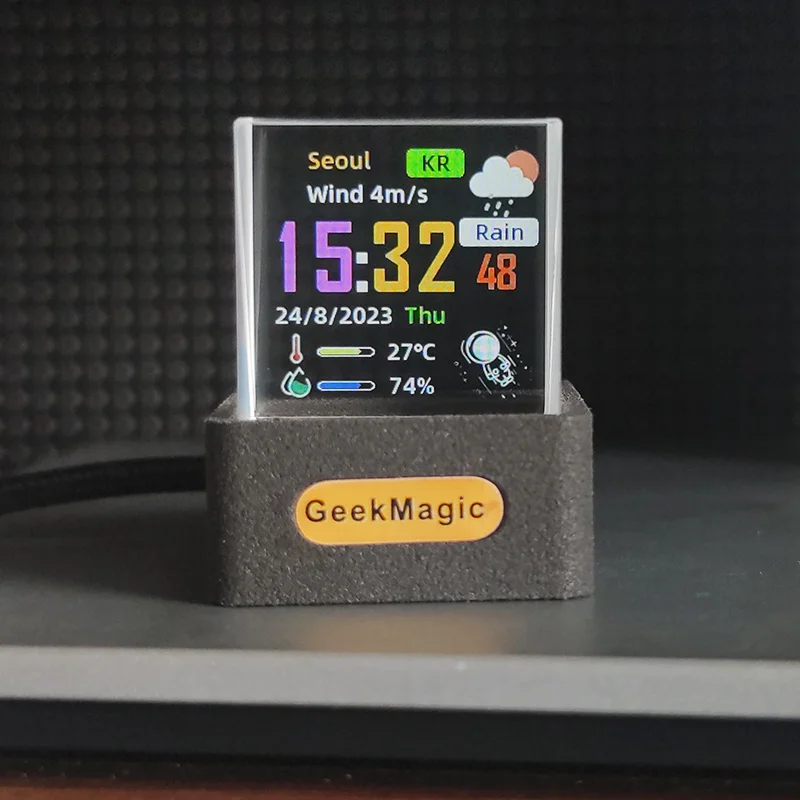 GeekMagic GIFTV Crystal Cube P - огляд і ціна Desk Setup Photo
